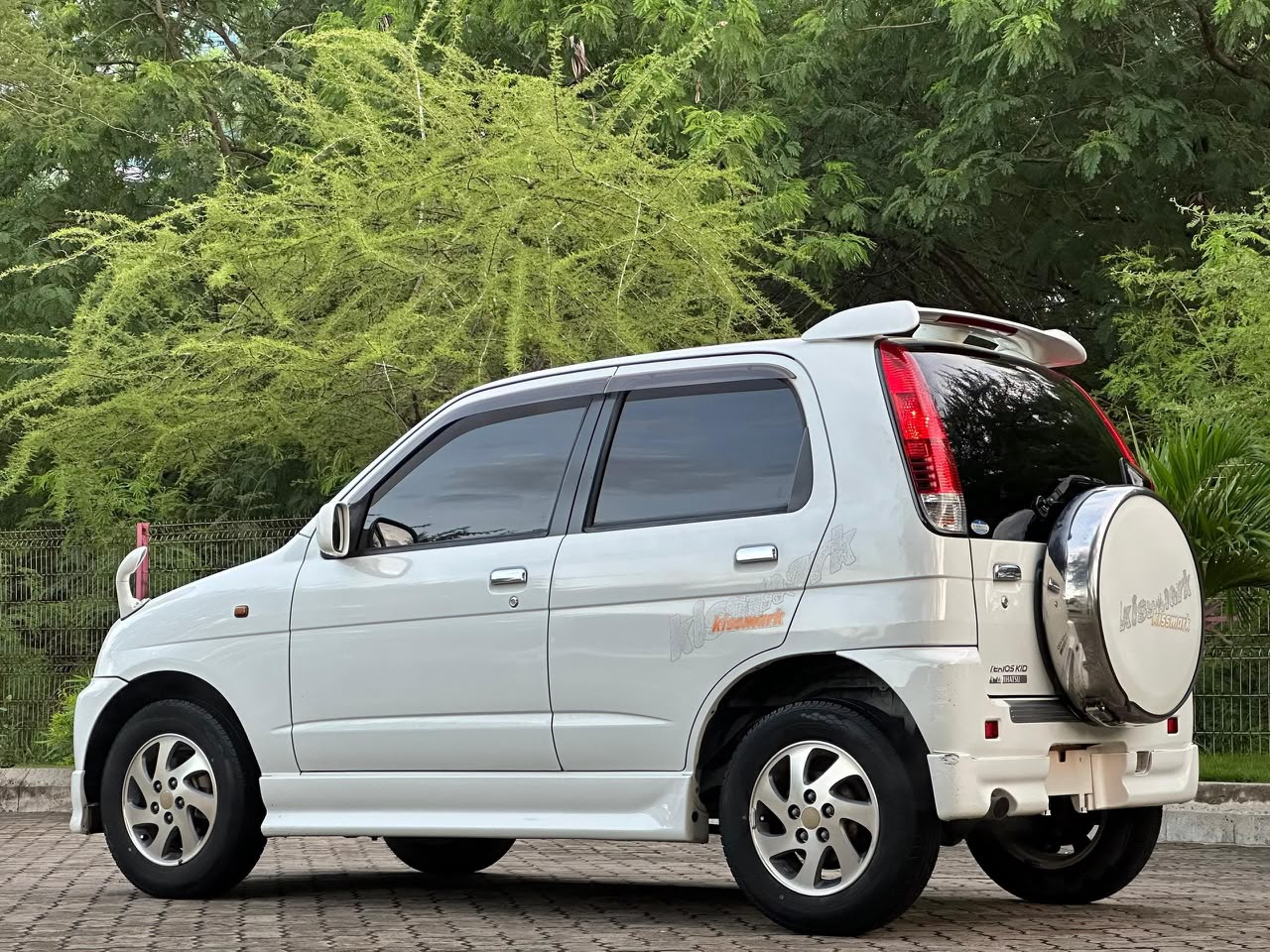 DAIHATSU TERIOS KID sports thumbnail 2